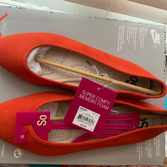 S O memory foam flats NWT woman’s 10